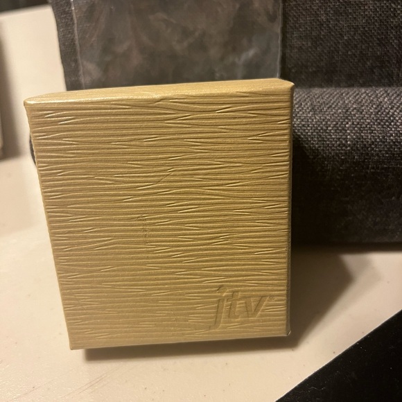 Sparkling earrings by JVT brand new and bag and inbox. Qvc - Picture 4 of 4